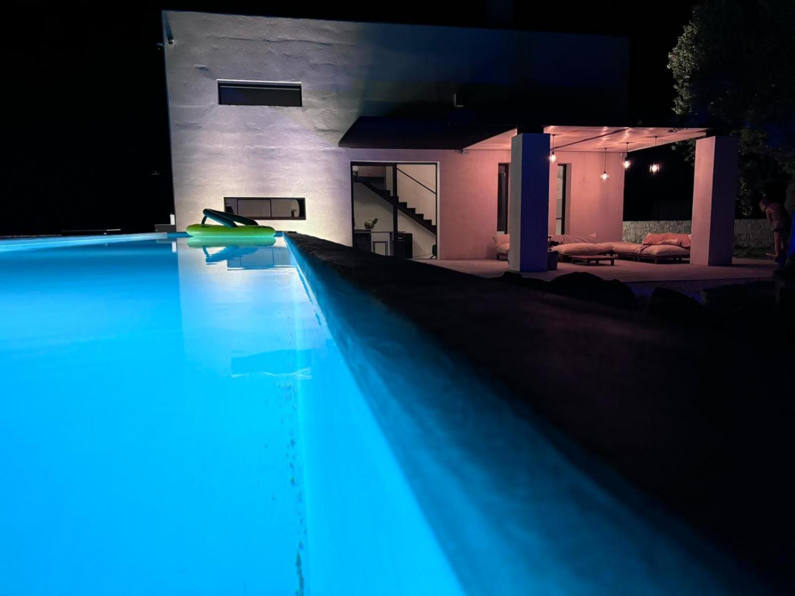 Villa Aeneas Pool & Jacuzzi Al Mare Torre Guaceto Specchiolla