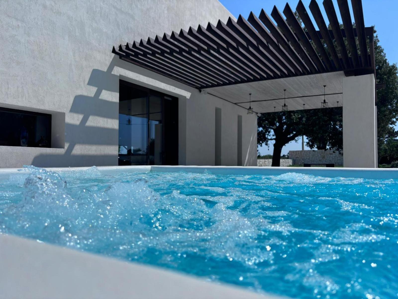 Villa Aeneas Pool & Jacuzzi Al Mare Torre Guaceto