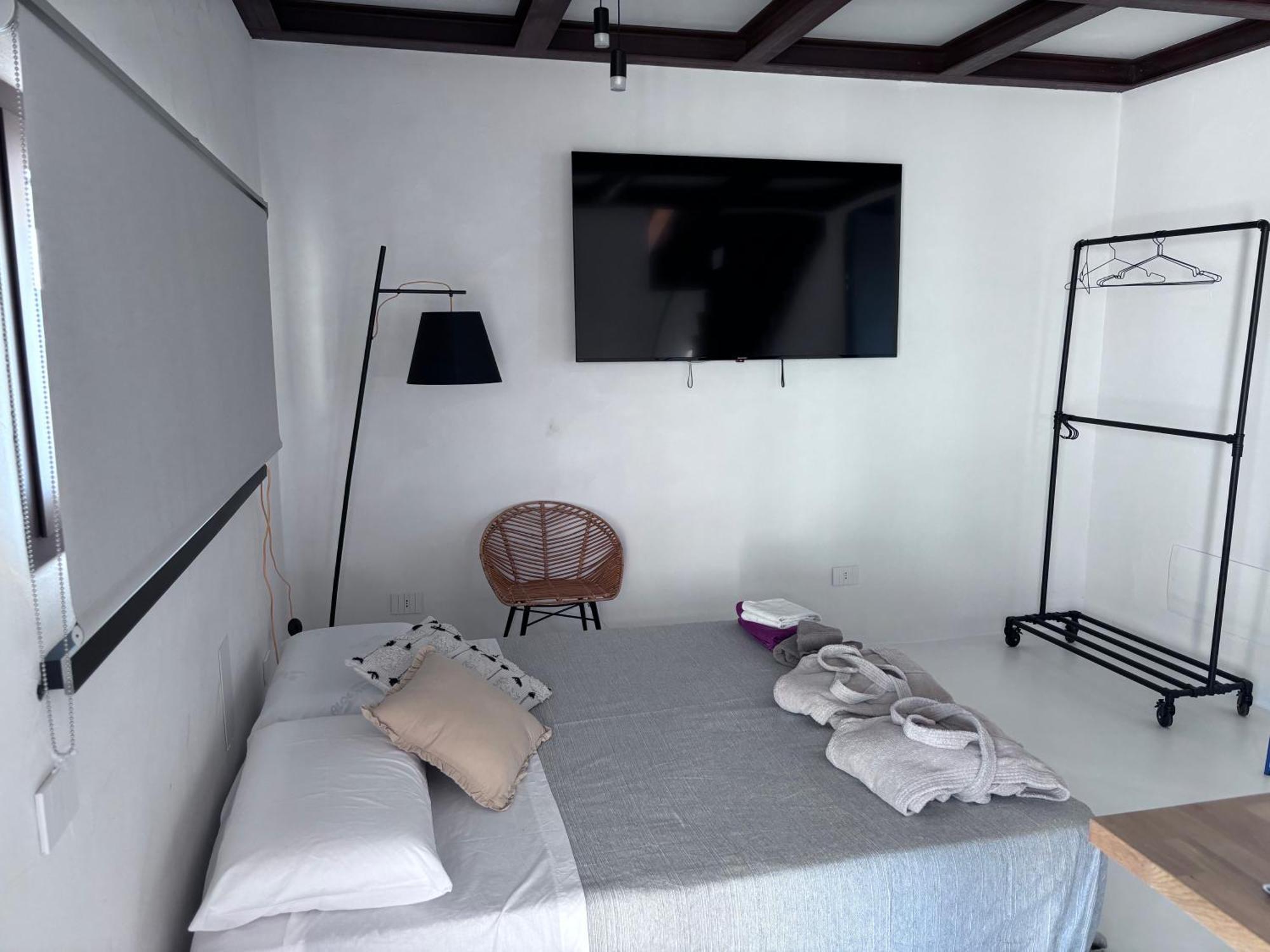 Villa Aeneas Pool & Jacuzzi Al Mare Torre Guaceto *